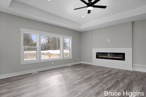 8516 Warner St, Allendale, MI, 49401-7548 | Card Image