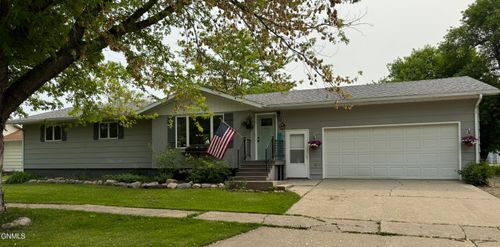 411 S Main St, LaMoure, ND, 58458-7411 | Card Image