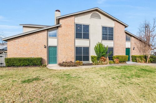 c-352 W Harwood Road, Hurst, TX, 76054 | Card Image