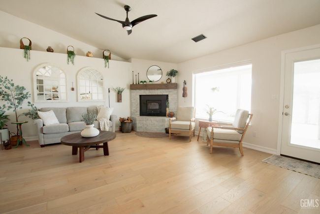 26700 Skyline Dr, House other with 3 bedrooms, 3 bathrooms and null parking in Tehachapi CA | Image 19