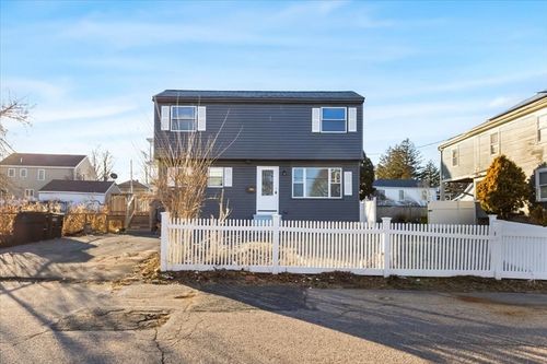 16 Olive St, Brockton, MA, 02301-2621 | Card Image