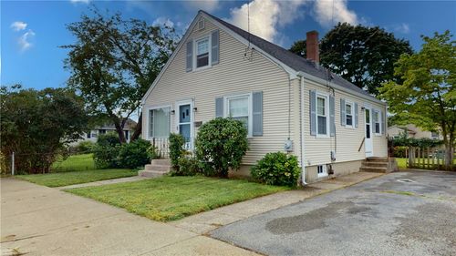 19 Paul Street, Pawtucket, RI, 02861 | Card Image