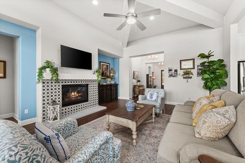 390 Double L Dr, Dripping Springs, TX, 78620-2061 | Card Image