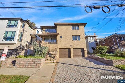 258 9th St, Palisades Park, NJ, 07650-2026 | Card Image