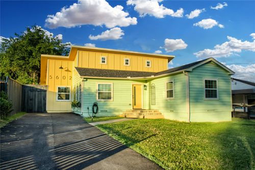 5602 Mesa Cir, Dallas, TX, 75235-6143 | Card Image