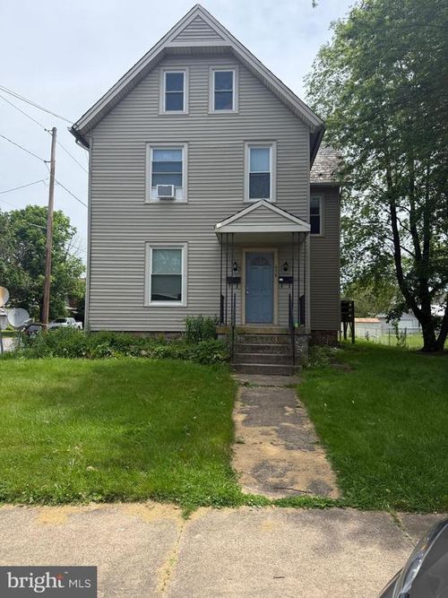 658 7th Ave, Williamsport, PA, 17701-4636 | Card Image