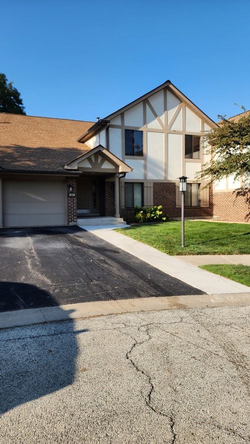 2al-826 Thornton Ct, Schaumburg, IL, 60193-5946 | Card Image