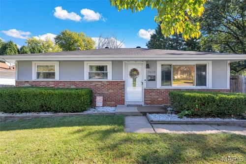 7638 Delmont St, Saint Louis, MO, 63123-3824 | Card Image