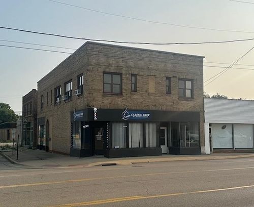 1002 E State St, Rockford, IL, 61104-2102 | Card Image