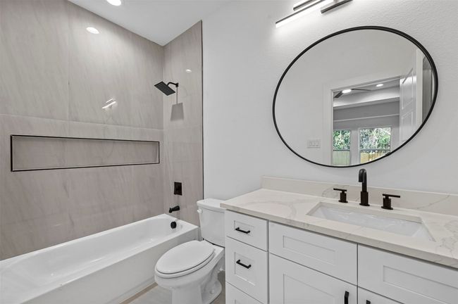 5424 Bourquin St, House other with 4 bedrooms, 2 bathrooms and null parking in Dallas TX | Image 19