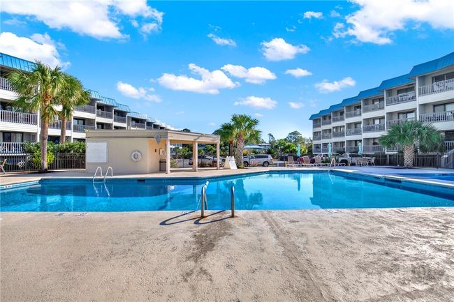 Savannah Beach & Racquet Club Pool | Image 30