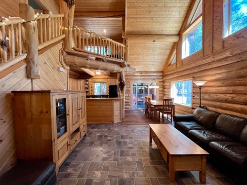 14177 Whitewater Loop, La Pine, OR, 97739-9828 | Card Image