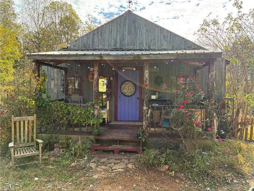 250 High Meadow Trl, Ararat, NC, 27007-8449 | Card Image