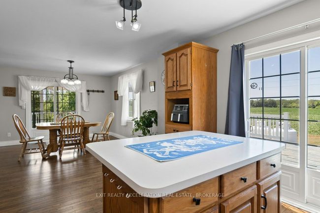 2492 County Rd 41, House other with 3 bedrooms, 2 bathrooms and 6 parking in Roblin ON | Image 16