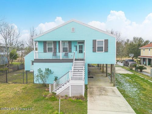 139 Sarahs Ln, Waveland, MS, 39576-4217 | Card Image