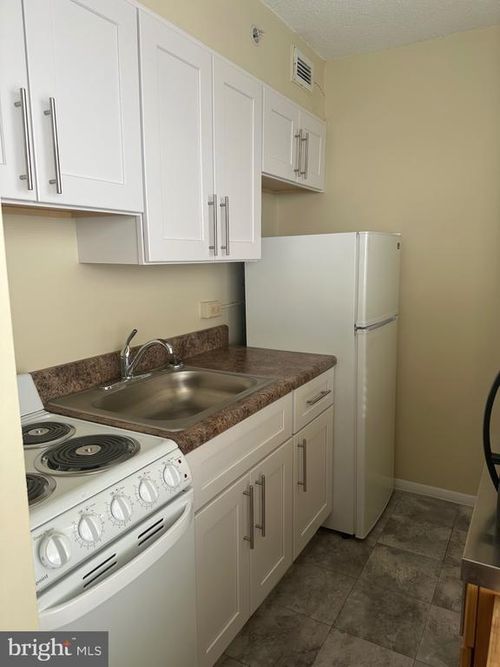 3939 Roland Avenue, BALTIMORE, MD, 21211 | Card Image