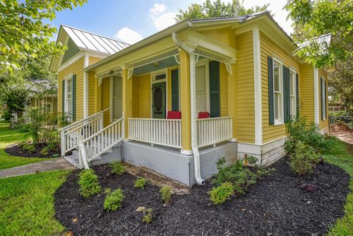 602 Mills St, Smithville, TX, 78957-1531 | Card Image