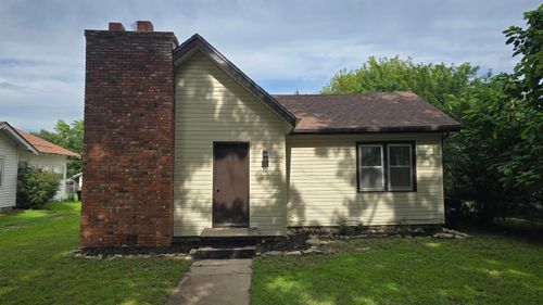 614 N C St, Arkansas City, KS, 67005-2112 | Card Image