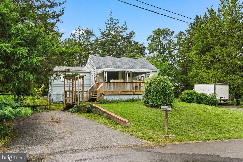 Residential in LINTHICUM HEIGHTS
