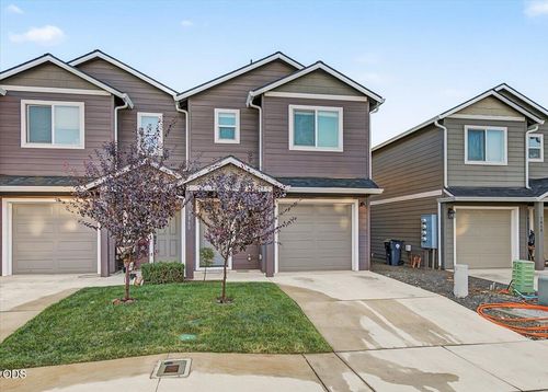 7858 Phaedra Ln, White City, OR, 97503-2300 | Card Image