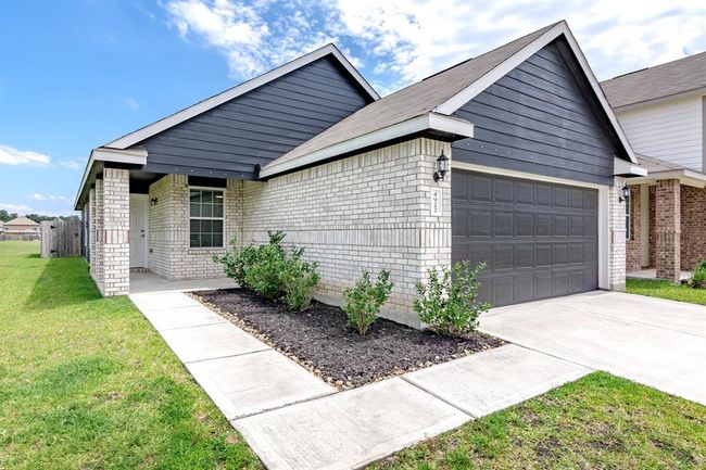 4922 Blue Jacaranda Way, House other with 3 bedrooms, 2 bathrooms and 2 parking in Spring TX | Image 4