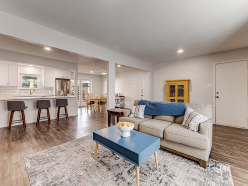 apt-c-6037 Sandhurst Ln, Dallas, TX, 75206-4723 | Card Image