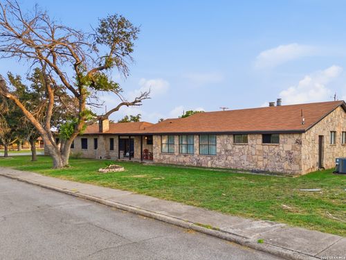 30-31 Colony Row, Brackettville, TX, 78832 | Card Image