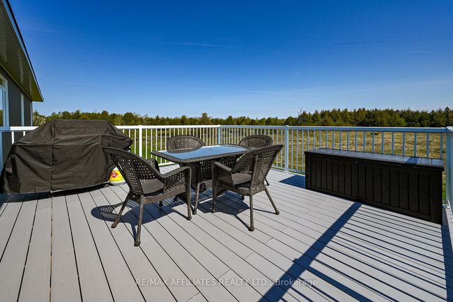 2064 Rosedale Road N, House other with 3 bedrooms, 3 bathrooms and 6 parking in Montague ON | Image 43