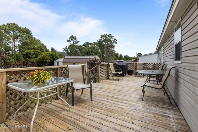 Look at this huge back porch! | Image 31