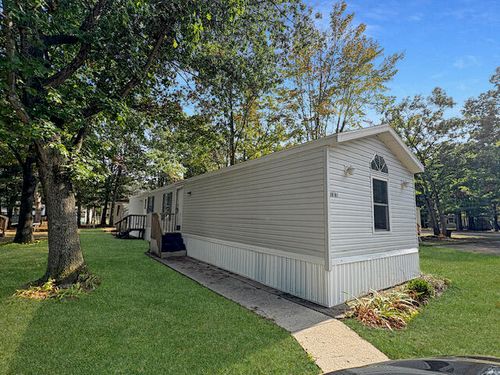 20101 Tamarack Dr, Howard City, MI, 49329-9377 | Card Image