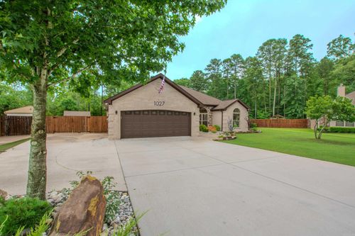 1027 Evening Sunset Cir, Redfield, AR, 72132-8645 | Card Image