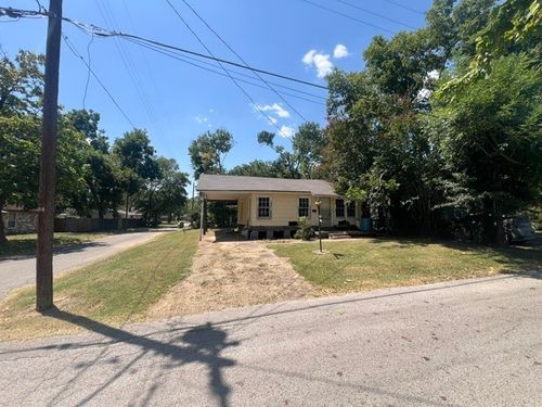 1103 Pine St, Bonham, TX, 75418-3133 | Card Image