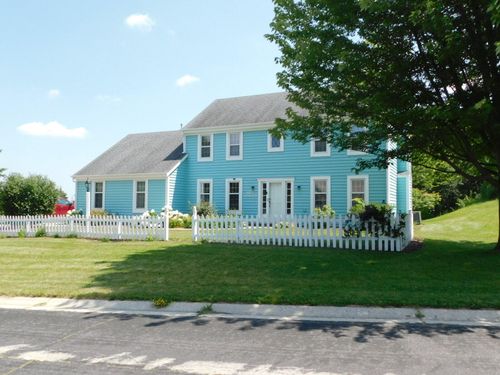 5314023 Invery Dr, Menomonee Falls, WI, 53051-6863 | Card Image