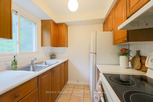 40 Claremore Ave, House other with 3 bedrooms, 2 bathrooms and 3 parking in Scarborough ON | Image 6