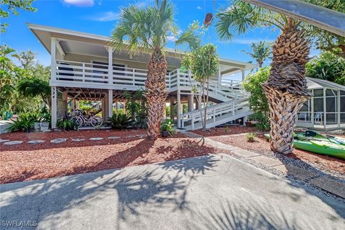 324 Waterleaf Ct, MARCO ISLAND, FL, 34145-3560 | Card Image