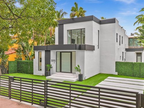 3010 Alton Rd, Miami Beach, FL, 33140-3806 | Card Image