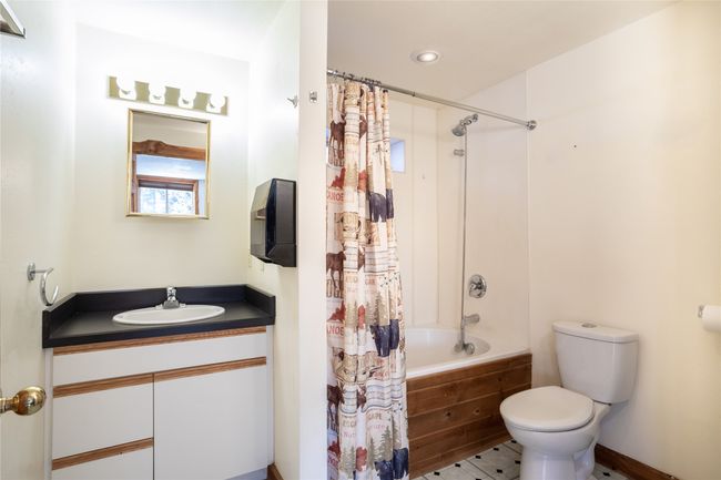 Lower level bathroom | Image 68