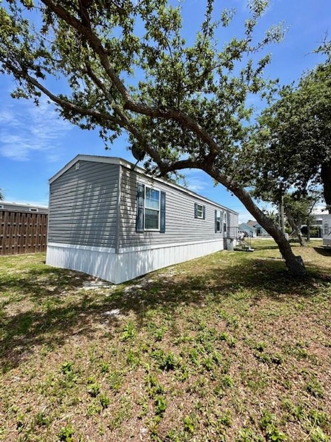 135 Balboa St, House other with 2 bedrooms, 2 bathrooms and 3 parking in Port St. Joe FL | Image 4