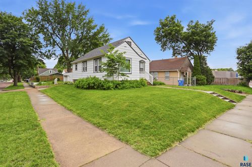 401 W 29th St Street, Sioux Falls, SD, 57105 | Card Image