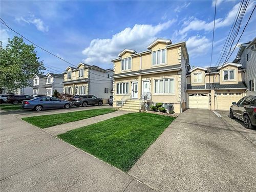 43 Boulder St, Staten Island, NY, 10312-2227 | Card Image