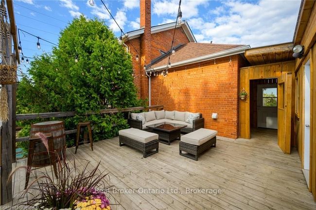 3318 Dundas St, House other with 3 bedrooms, 2 bathrooms and 6 parking in Burlington ON | Image 35