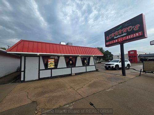 719 S Burlington Ave, Hastings, NE, 68901-5914 | Card Image