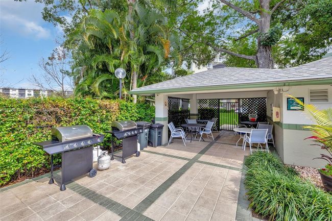 APT-908 - 2334 S Cypress Bend Dr, Condo with 3 bedrooms, 2 bathrooms and null parking in Pompano Beach FL | Image 34