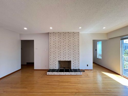 235 E 62nd Ave, Vancouver, BC, V5X2E8 | Card Image