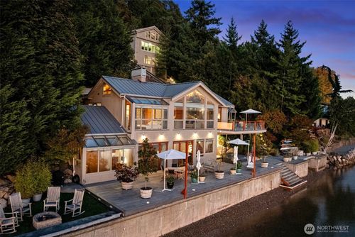 540 3rd Ave, Fox Island, WA, 98333-9711 | Card Image