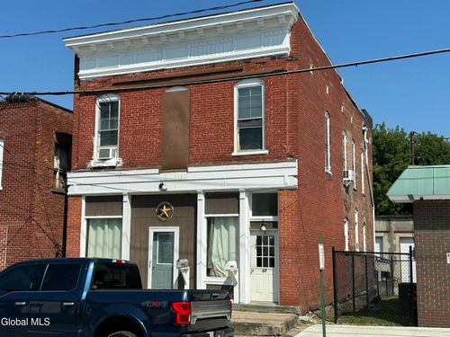 57 Elm St, Hoosick Falls, NY, 12090-1638 | Card Image