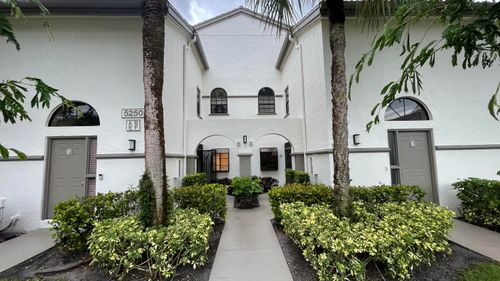 b-5250 Europa Dr, Boynton Beach, FL, 33437-6501 | Card Image
