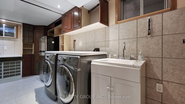 21 Sir Constantine Dr, House other with 4 bedrooms, 3 bathrooms and 4 parking in Markham ON | Image 36