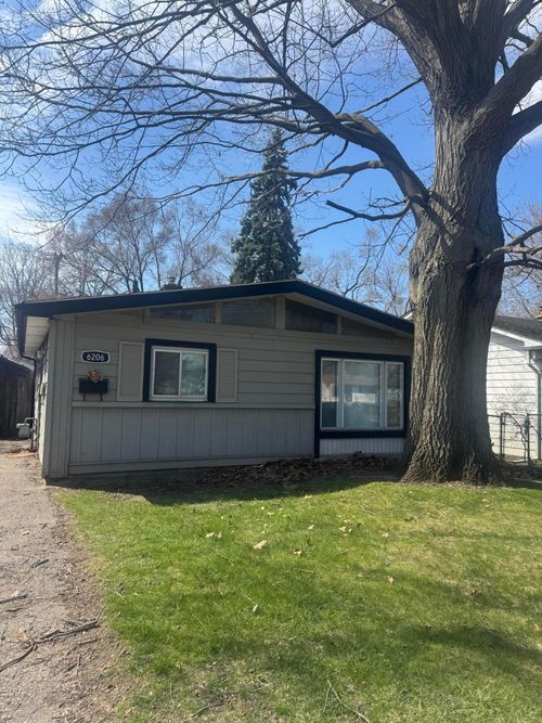 6206 Beech Daly Rd, Taylor, MI, 48180-1172 | Card Image