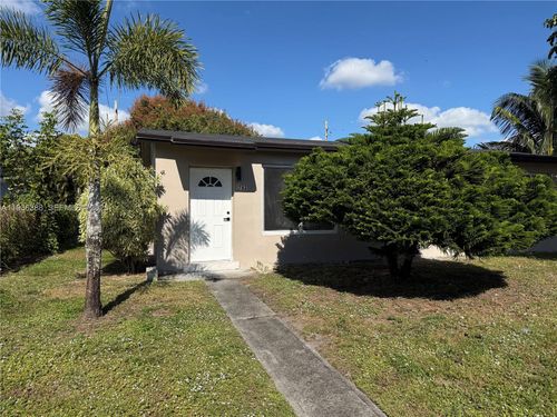 7821 Nw 30th St, Hollywood, FL, 33024-2206 | Card Image